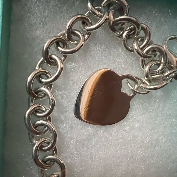 Heart Tag Charm Tiffany Bracelet - Picture 3 of 13